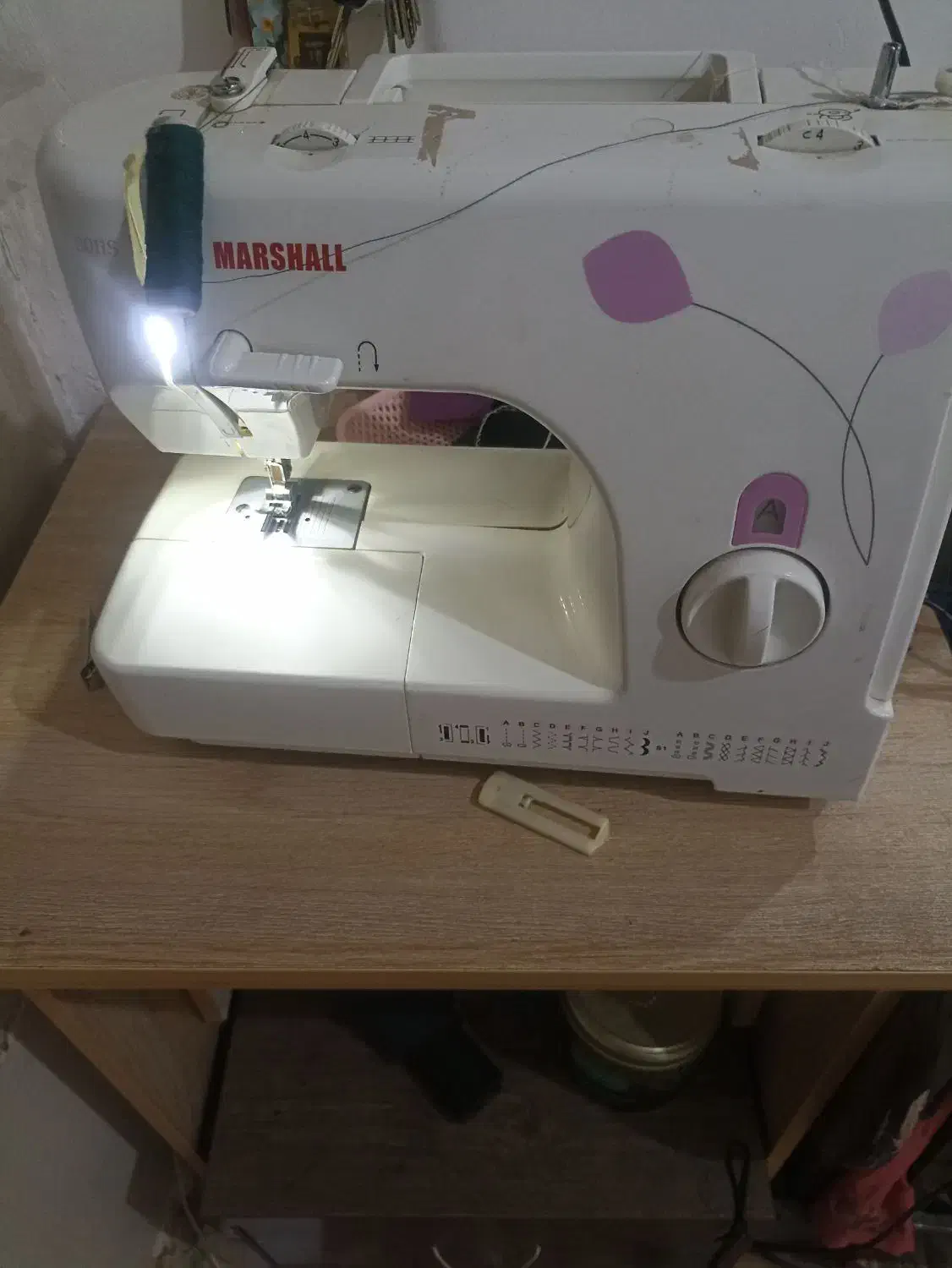 چرخ خیاطی مارشال کم کار با میز|چرخ خیاطی و ریسندگی|تربتحیدریه, منصوریه|دیوار