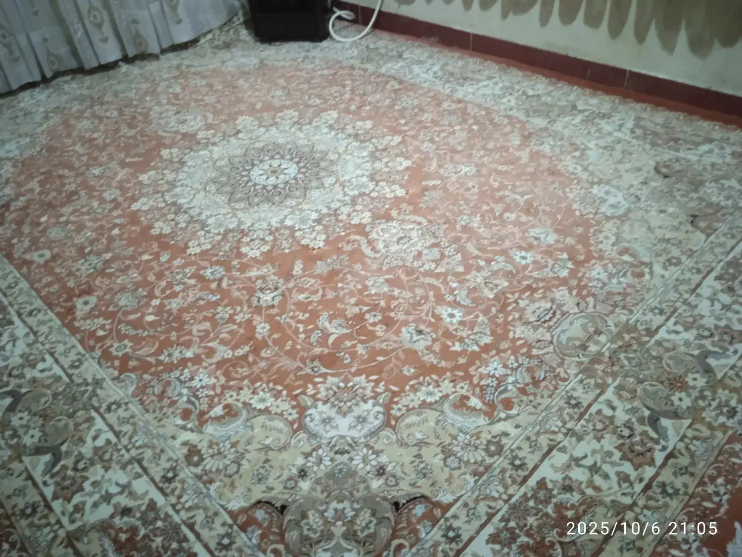 یک تیکه فرش سه له چوار|فرش|بانه, |دیوار