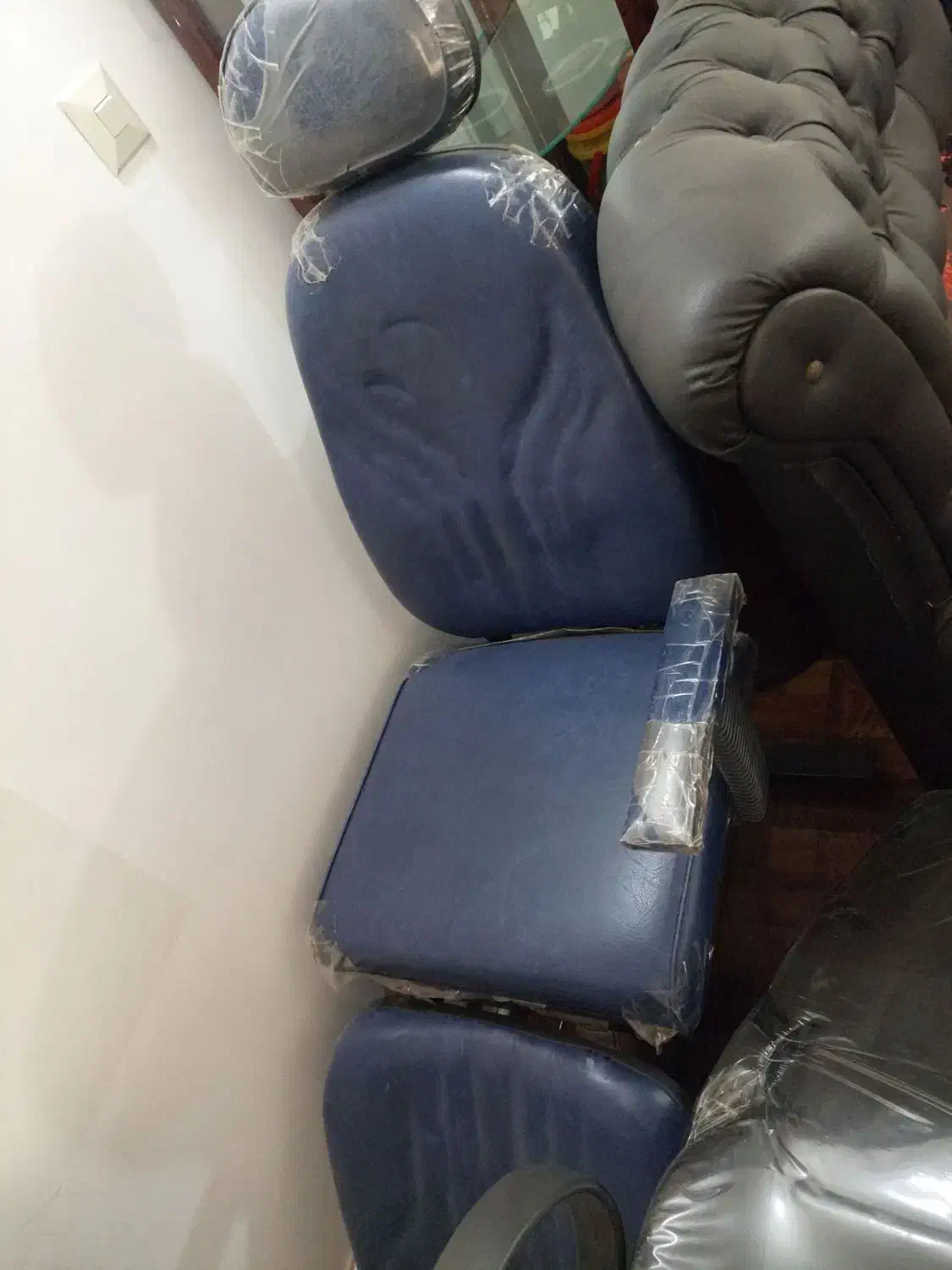 کمد و ویترین آرایشگاه|آرایشگاه و سالن‌های زیبایی|پارس‌آباد, |دیوار