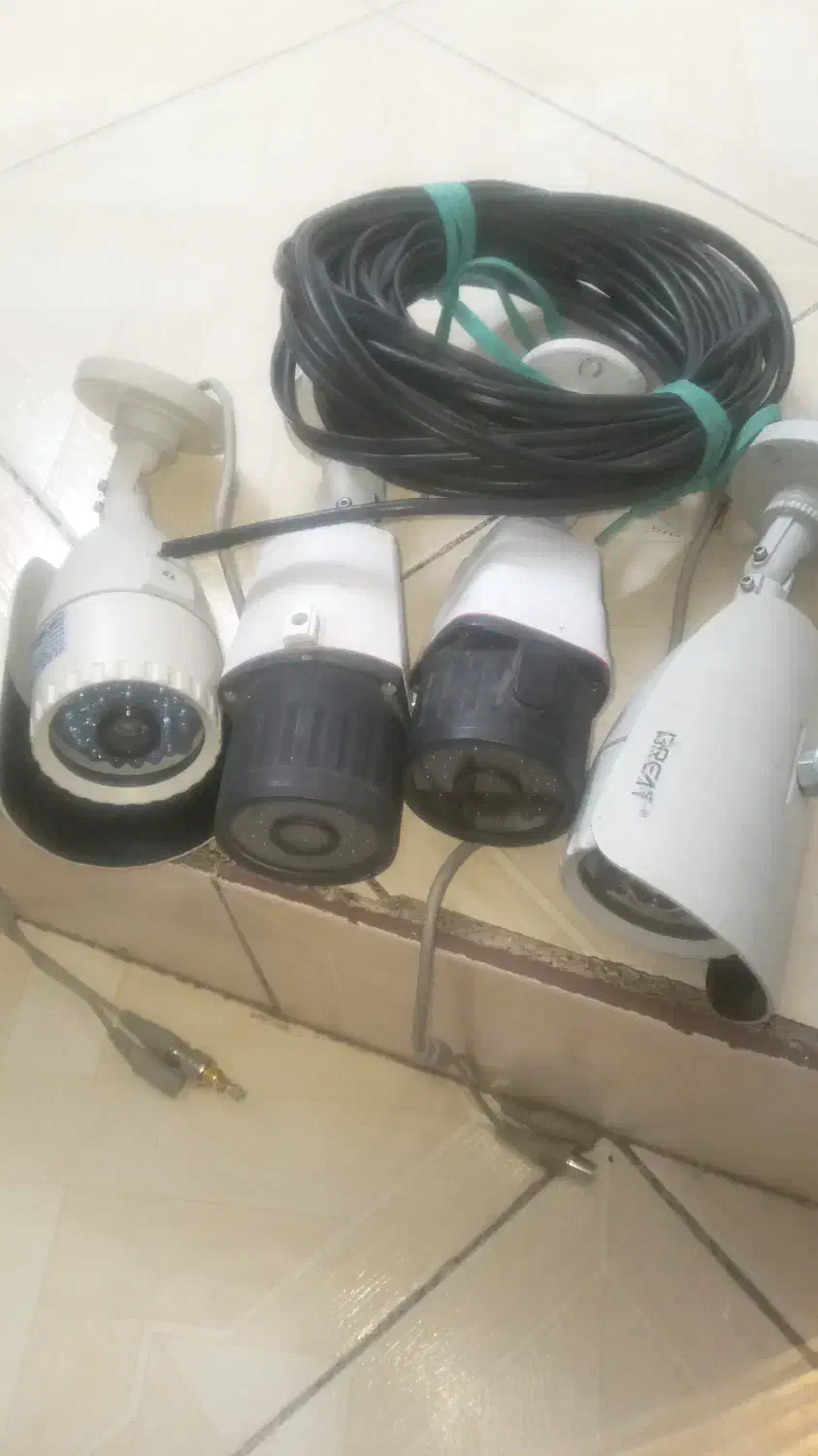 4عدد دوربین|دوربین مداربسته|کرج, کلاک نو|دیوار