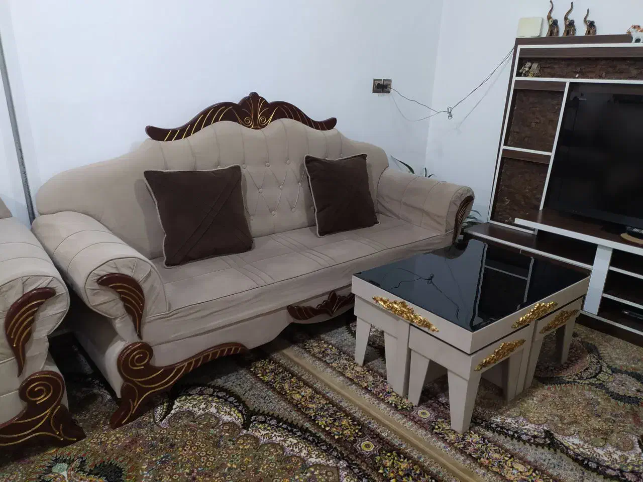 مبل‌‌ و جلو مبلی|مبلمان خانگی و میز عسلی|بانه, |دیوار