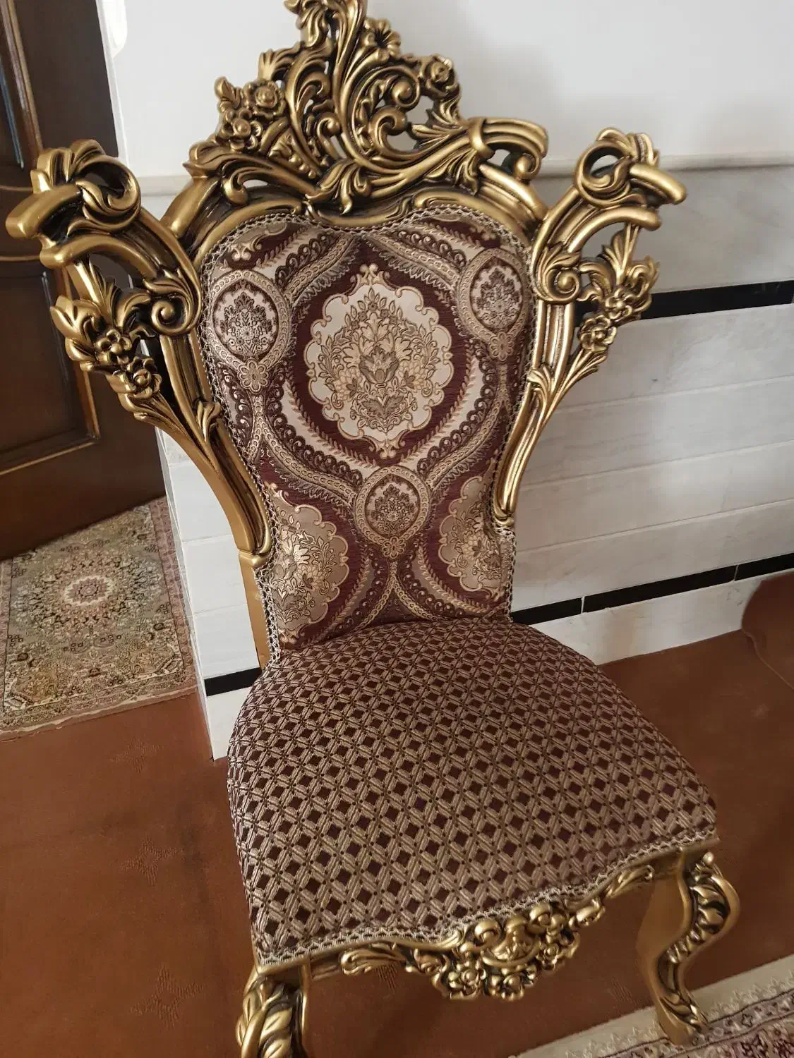 مبلمان سلطنتی ومیز ناهار خوری.|مبلمان خانگی و میز عسلی|قم, آذر (نکویی)|دیوار