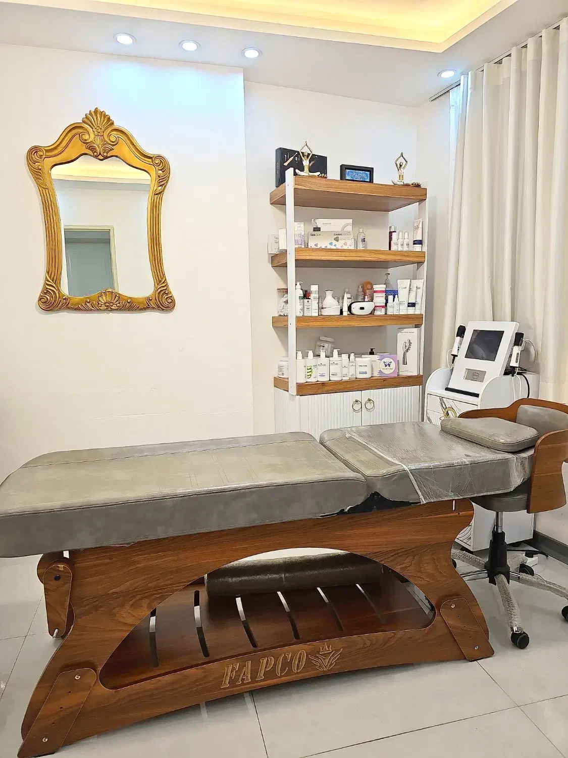 اجاره تخت به لاین پدیکور خشک در کلینیلک فشیال|آرایشگاه و سالن‌های زیبایی|قم, انسجام|دیوار