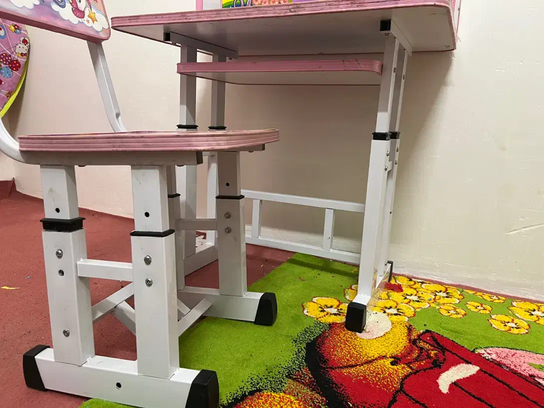 میز تحریر دخترانه|اسباب و اثاث بچه|اردبیل, |دیوار