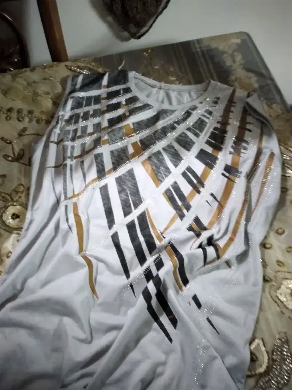 تیشرت زنانه|لباس|قم, دروازه چوبی|دیوار