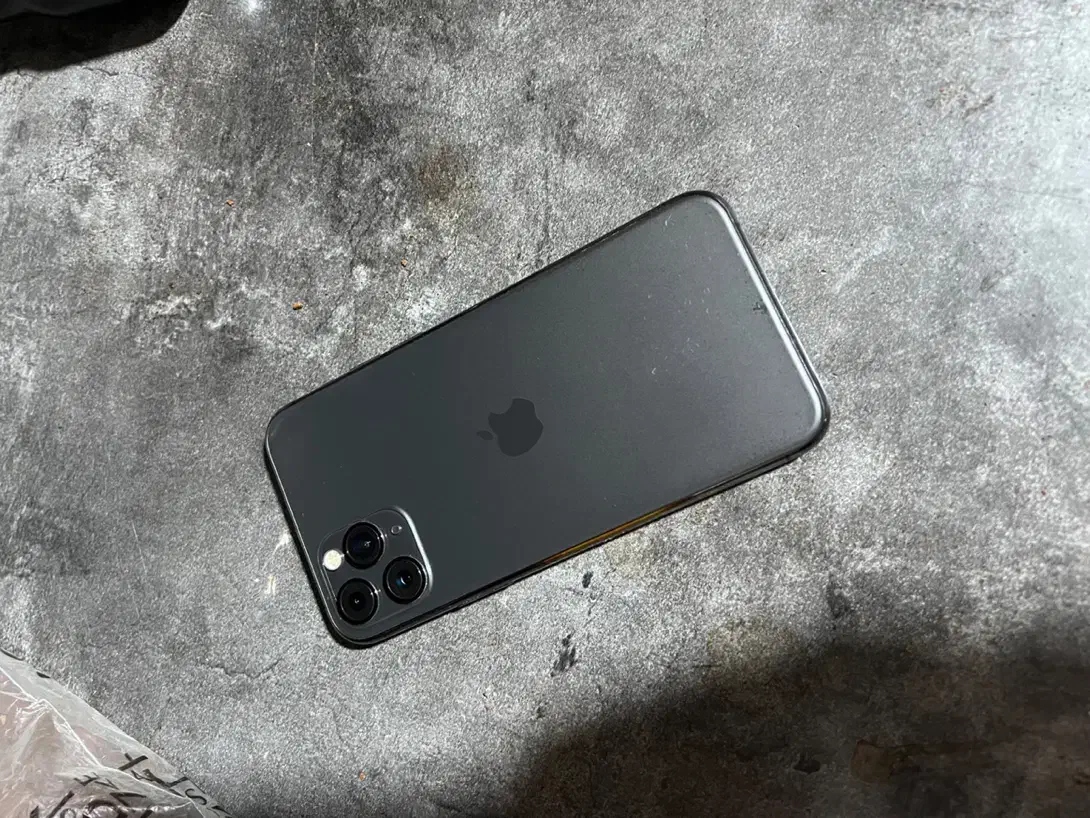 اپل iPhone 11 Pro با حافظهٔ ۲۵۶ گیگابایت|موبایل|اسلام‌شهر, شهرک واوان|دیوار