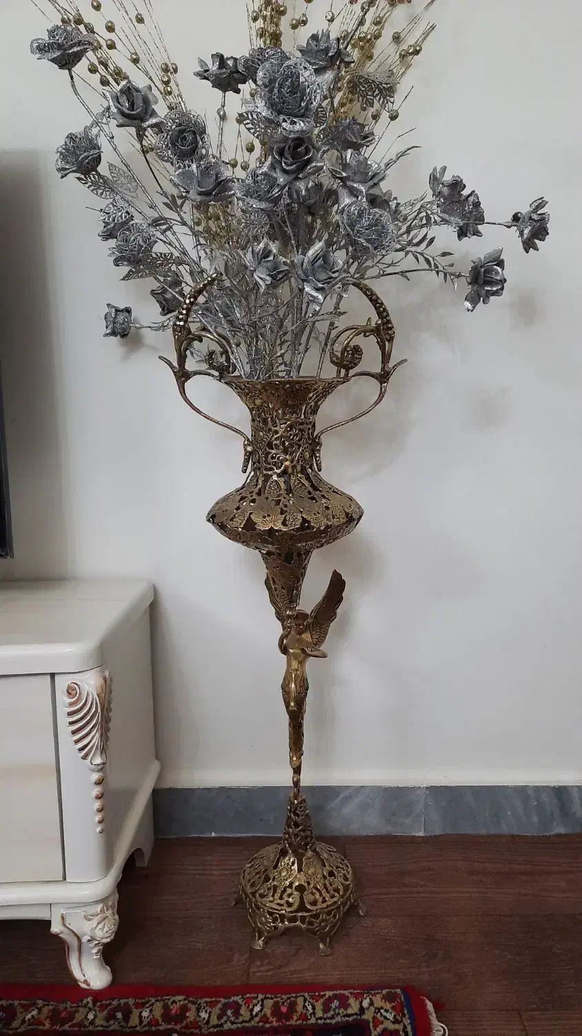 گلدان برنزی با گل|صنایع دستی و سایر لوازم تزئینی|میانه, |دیوار