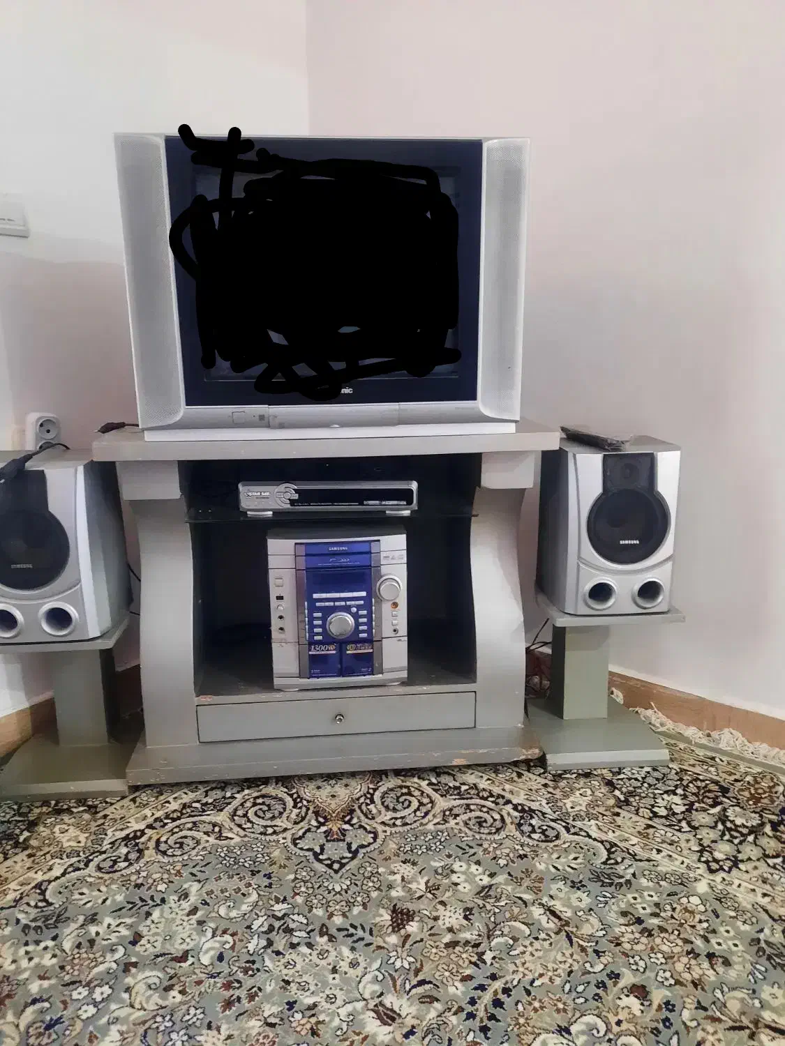 تلویزیون ۲۱ اینچ پاناسونیک و متعلقات همراه|تلویزیون و پروژکتور|جیرفت, |دیوار