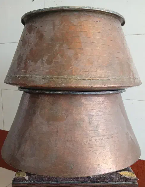 دیگ مسی|ظروف پخت‌وپز|زنجان, |دیوار