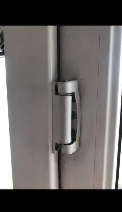 تعمیروریگلاژدرب‌وپنجره‌های‌یوپی‌وی‌سی‌وآلومینیومی|خدمات پیشه و مهارت|آبیک, |دیوار