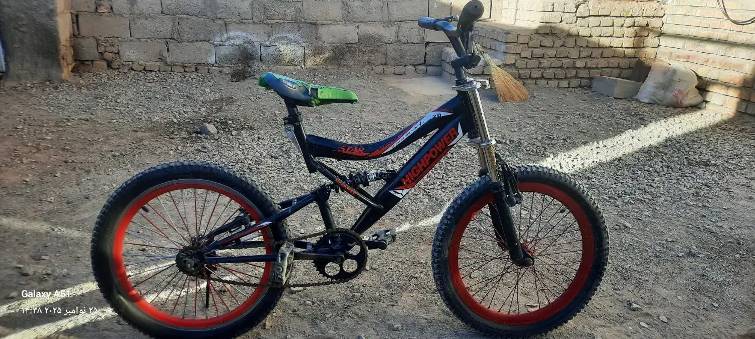 چرخه ۲۰سالم وتمیز|دوچرخه، اسکیت، اسکوتر|بالا ولایت, |دیوار