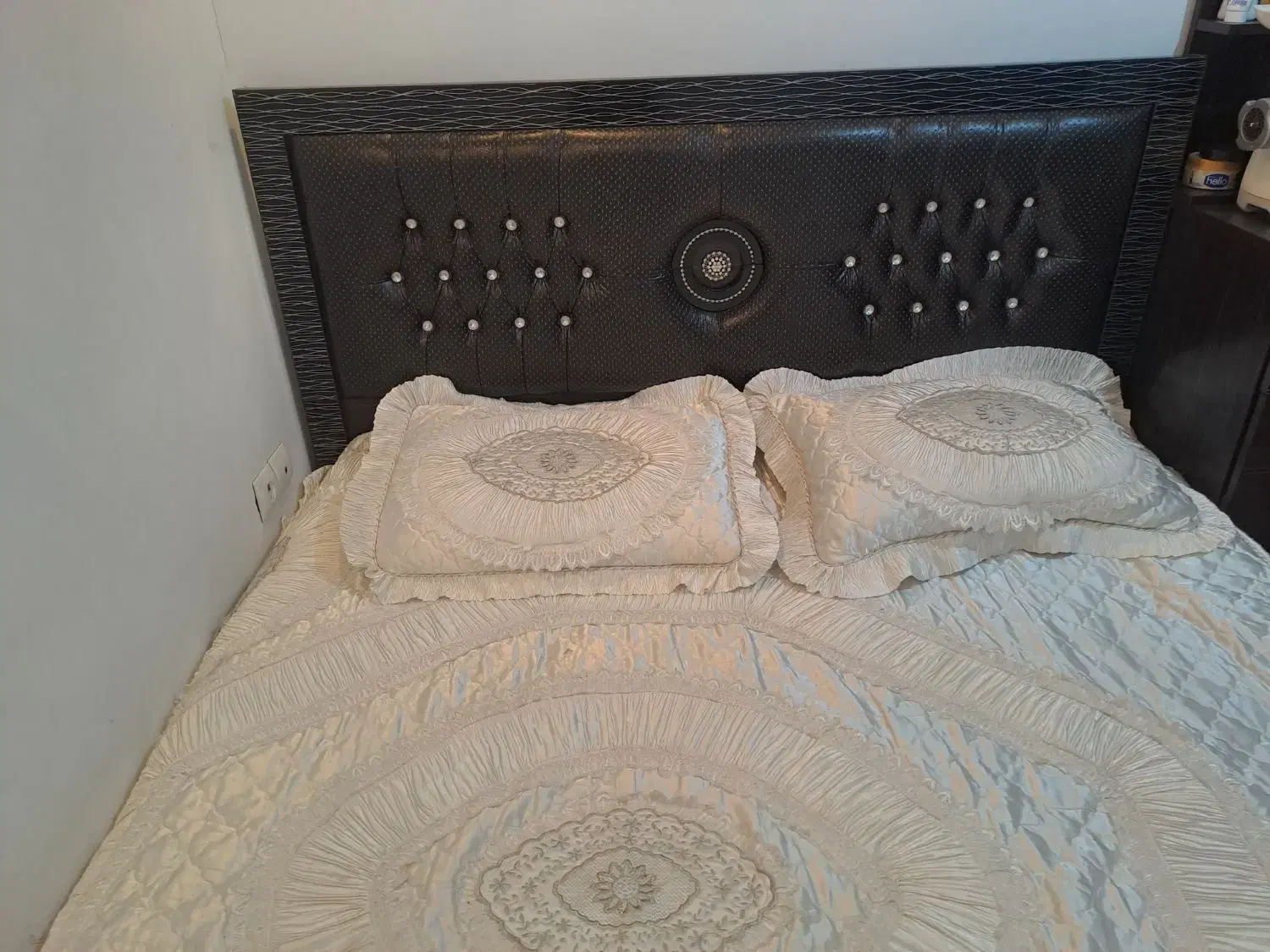 تخت دو نفره سالم|تخت و سرویس خواب|ورامین, ورامین|دیوار