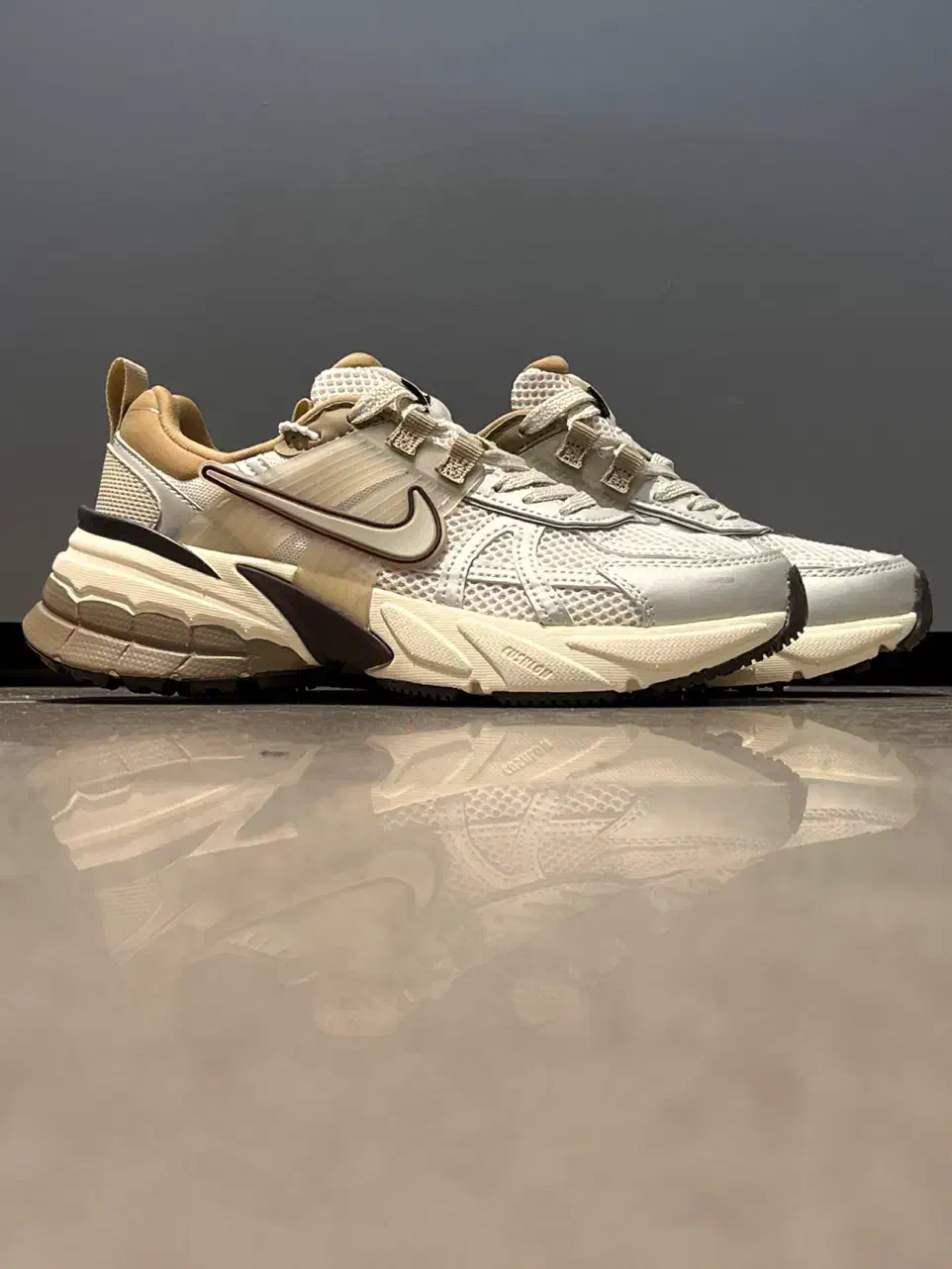 کاونی نایک وی تو کی (V2K) رنگ موکا|کیف، کفش، کمربند|تهران, باشگاه نفت|دیوار