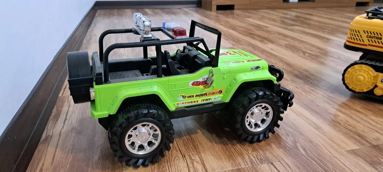 اسباب بازی کودک|اسباب‌بازی بچه|بروجن, |دیوار