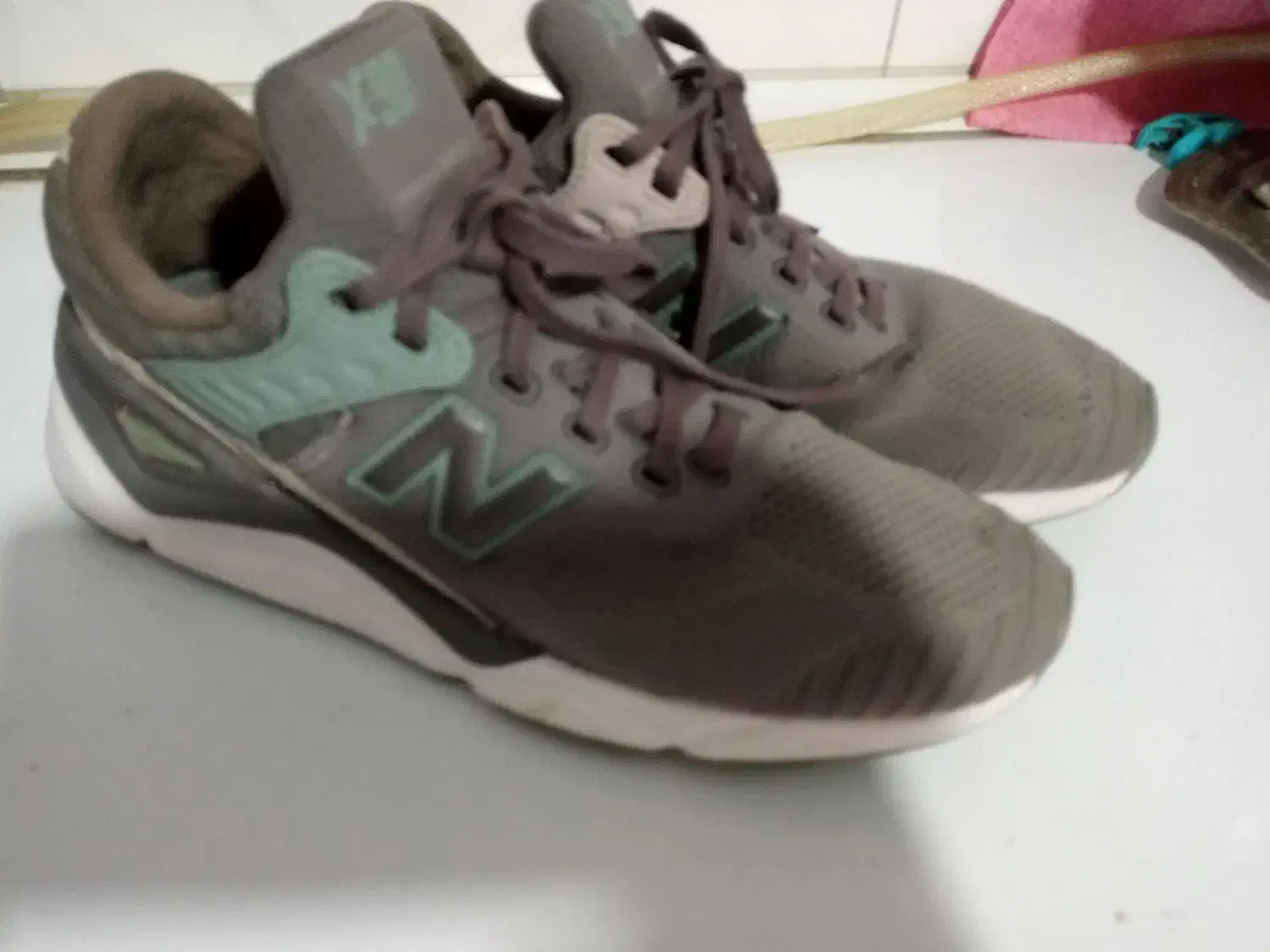 کتونی|کیف، کفش، کمربند|نهاوند, |دیوار