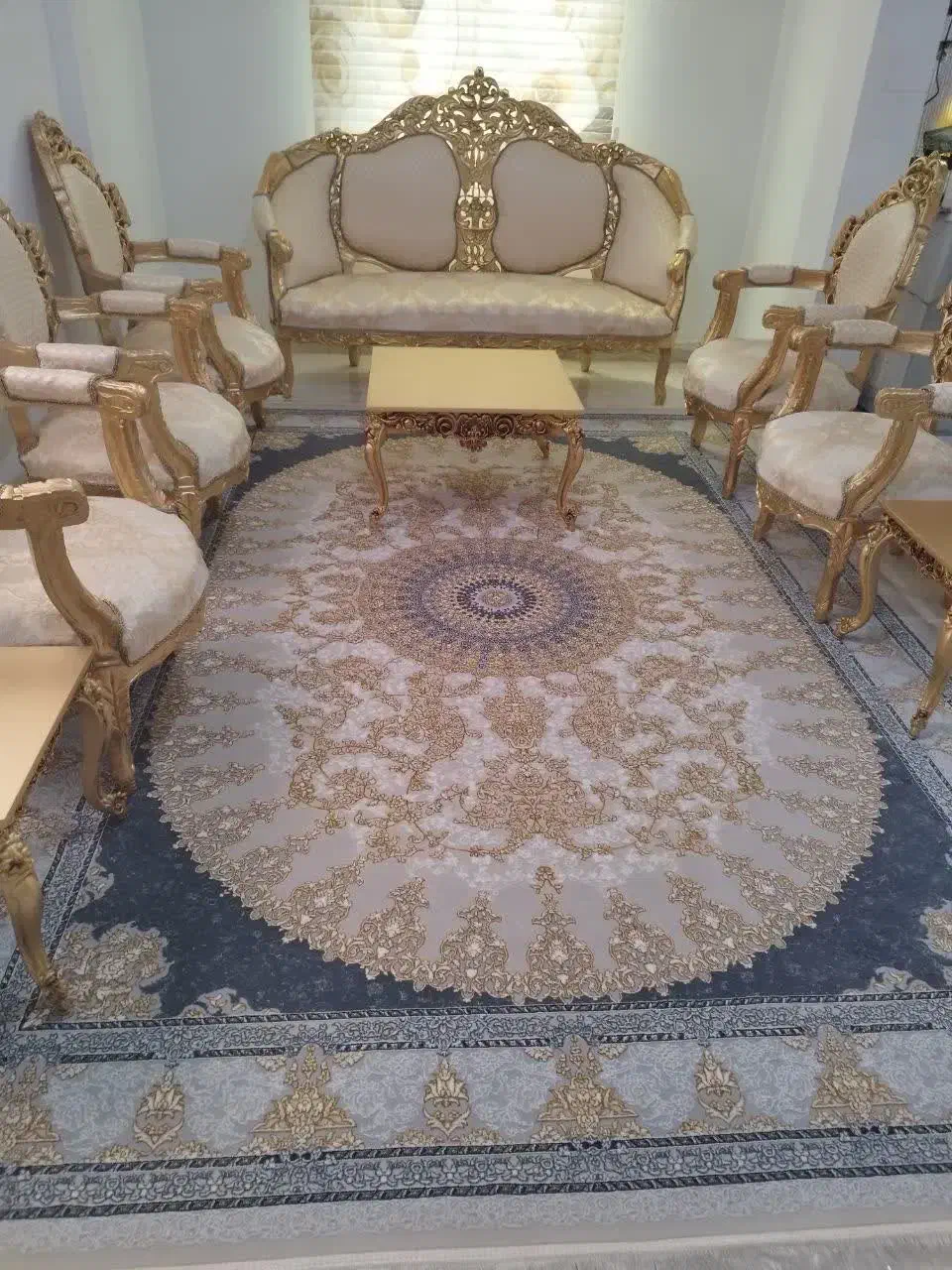 مبل نه نفره سلطنتی|مبلمان خانگی و میز عسلی|کرج, گلشهر|دیوار