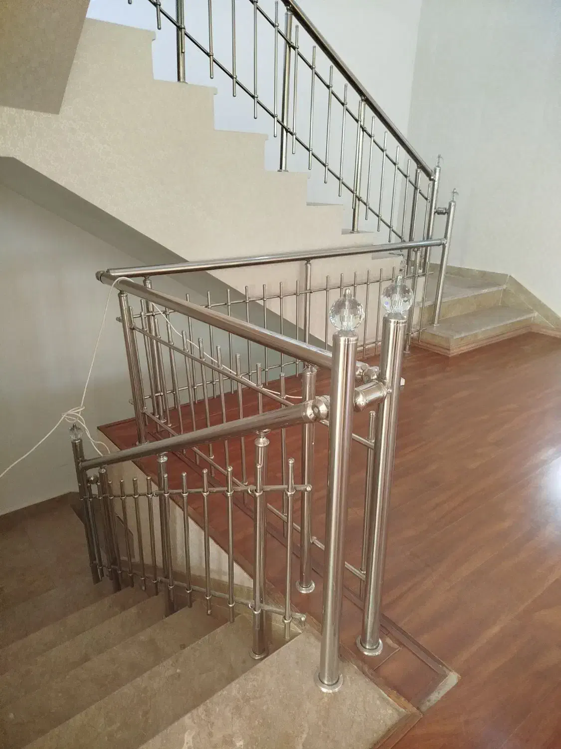 مدرن استیل (بیات)|خدمات پیشه و مهارت|خواف, |دیوار