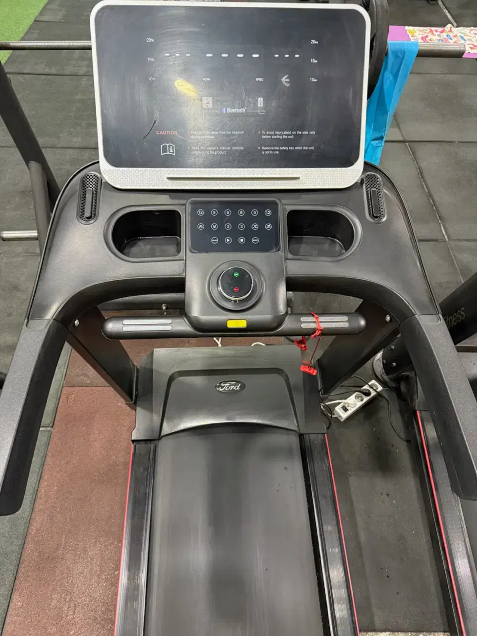 دو دستگاه تردمیل حرفه ای باشگاهی ford fitness 5500|تجهیزات ورزشی|بوشهر, |دیوار