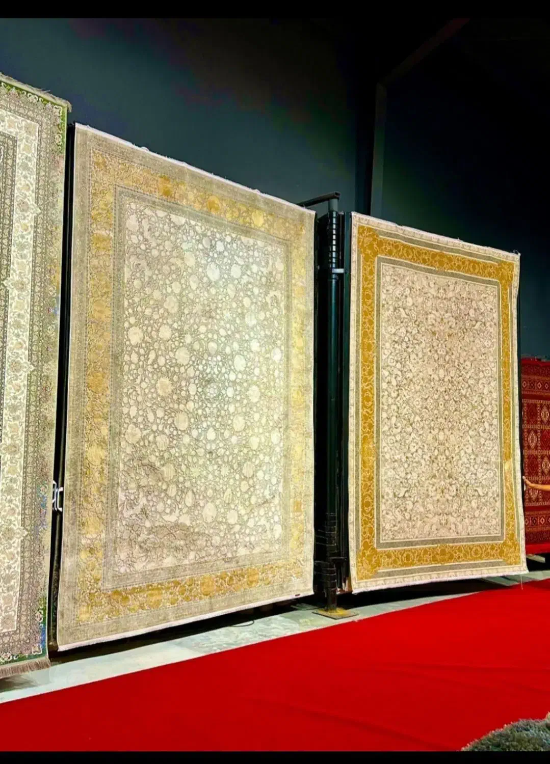 فرش ماشینی که با گذشت زمان هیچگاه کهنه نمیشود|فرش|بوشهر, |دیوار