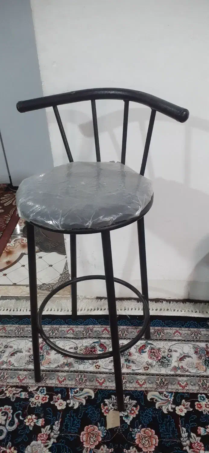 صندلی پایه بلند|آرایشگاه و سالن‌های زیبایی|بم, |دیوار