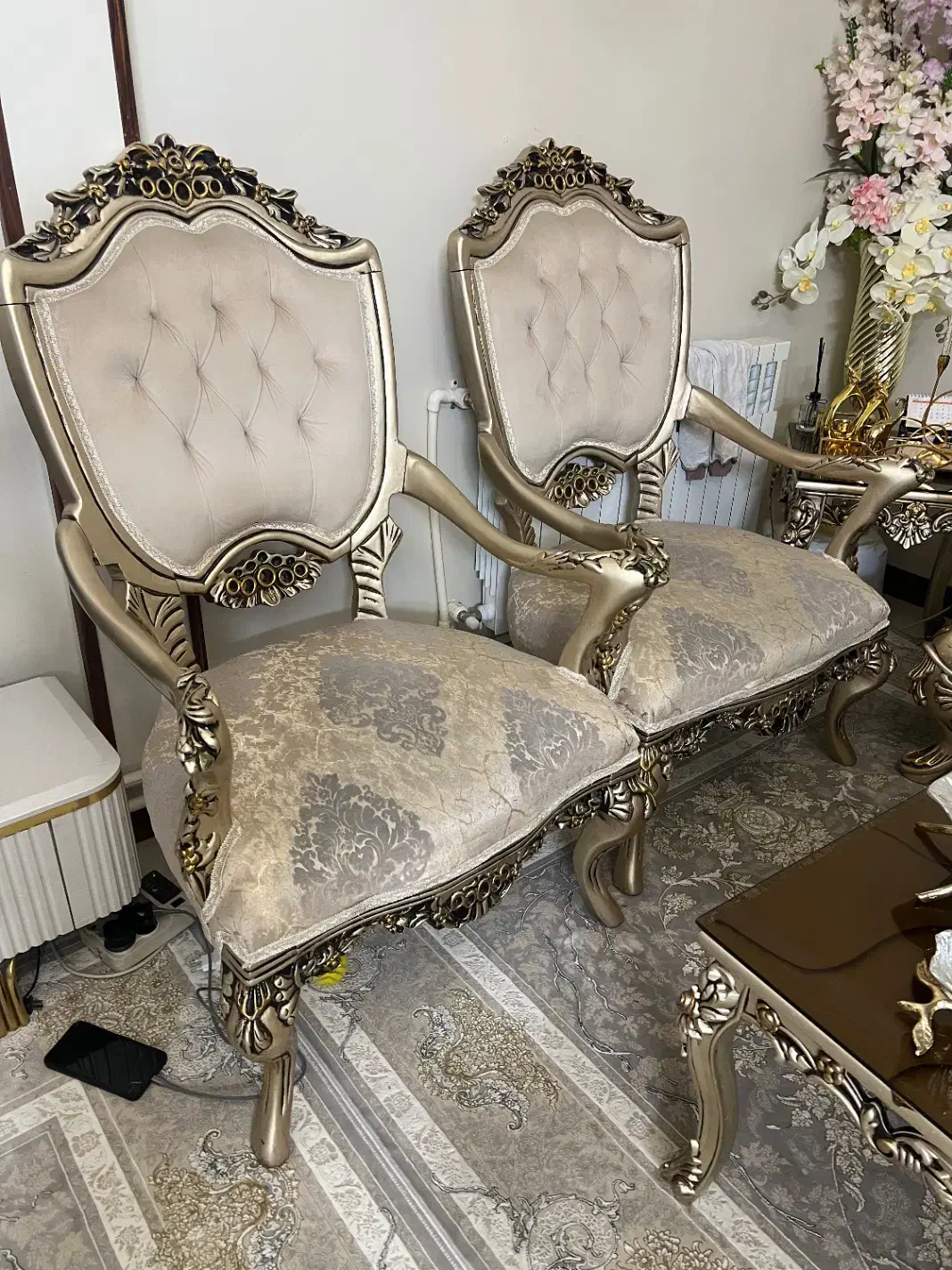 مبلمان ۷نفره همراه با میزناهارخوری|مبلمان خانگی و میز عسلی|تهران, نیکنام|دیوار