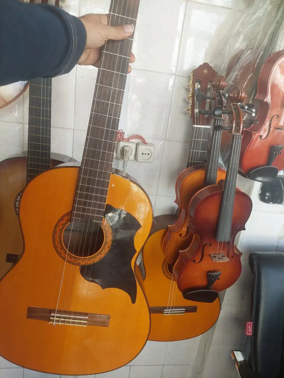 یاماها سی ۷۰|گیتار، بیس، امپلیفایر|جهرم, |دیوار