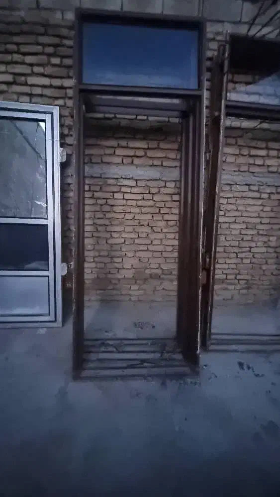 درب منزل|مصالح و تجهیزات ساختمان|لاران, |دیوار