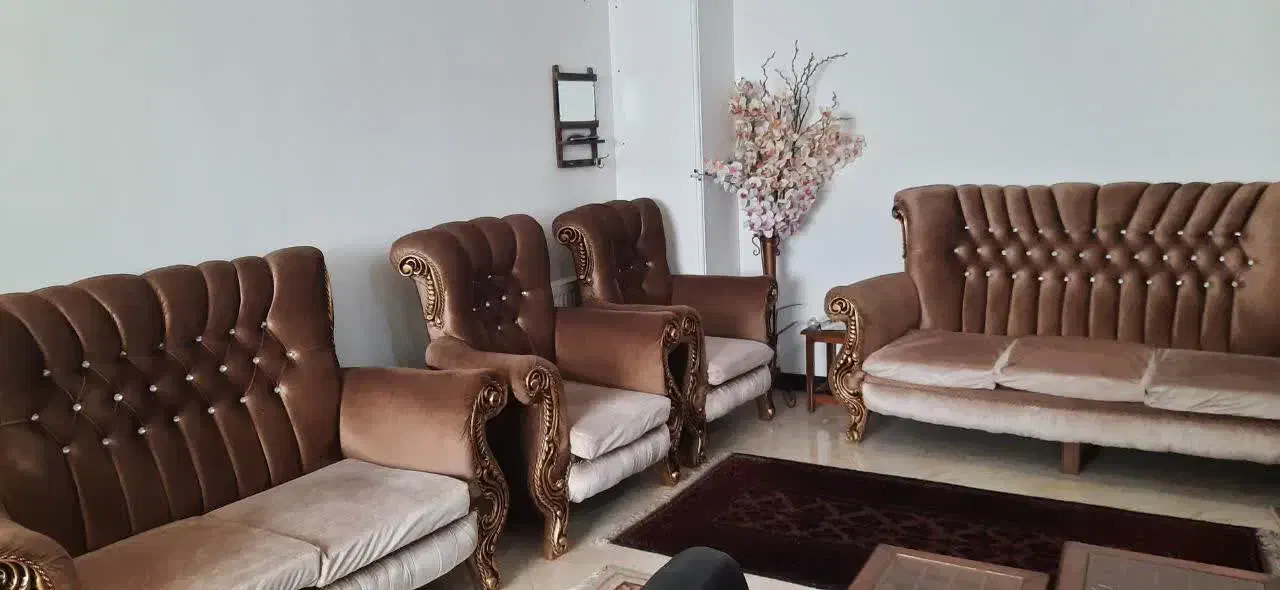 مبد هفت نفره تمیز در حد نو به همراه یک میز جلو مبل|مبلمان خانگی و میز عسلی|شاهرود, |دیوار