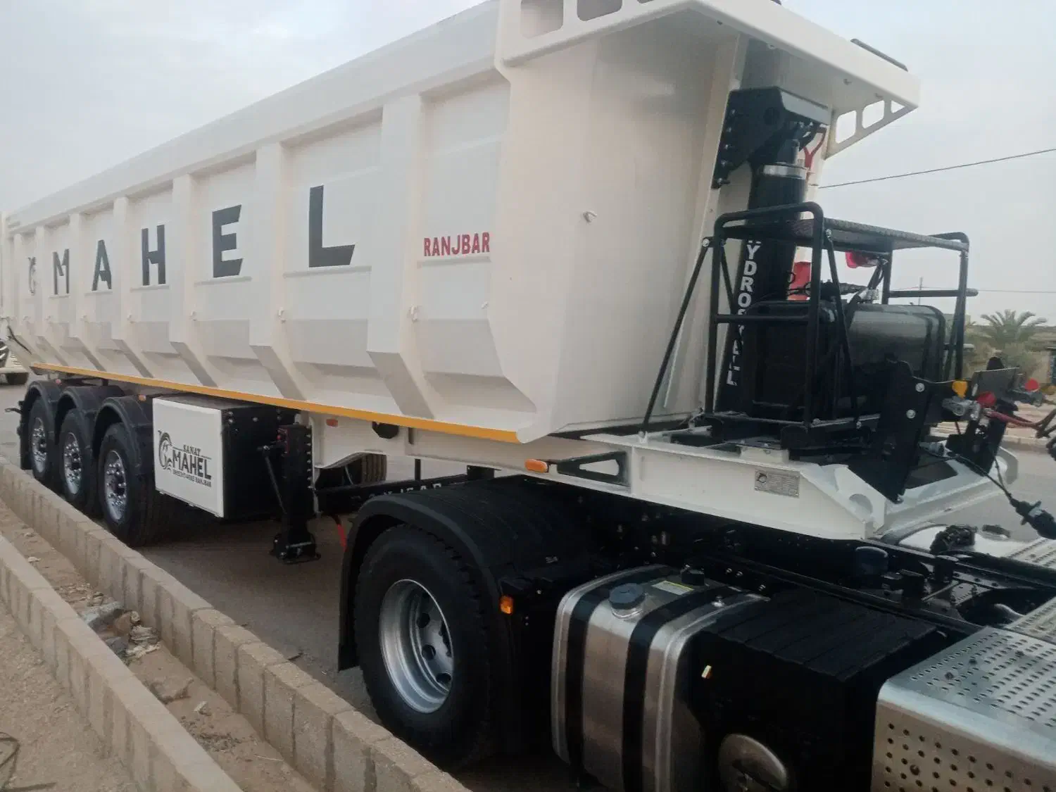 کمپرسی،تیغه کانتینر بر،کفی|خودرو سنگین|همدان, |دیوار