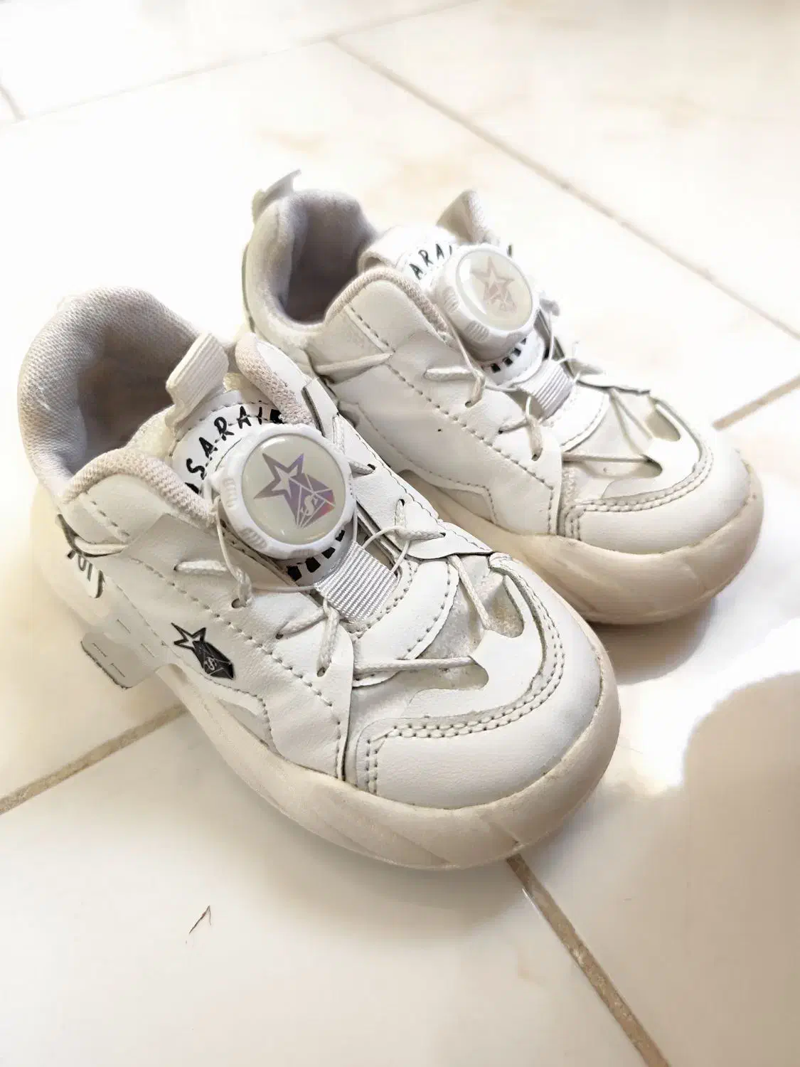 کفش بچگانه|کفش و لباس بچه|پردیس, فاز ۱۱|دیوار