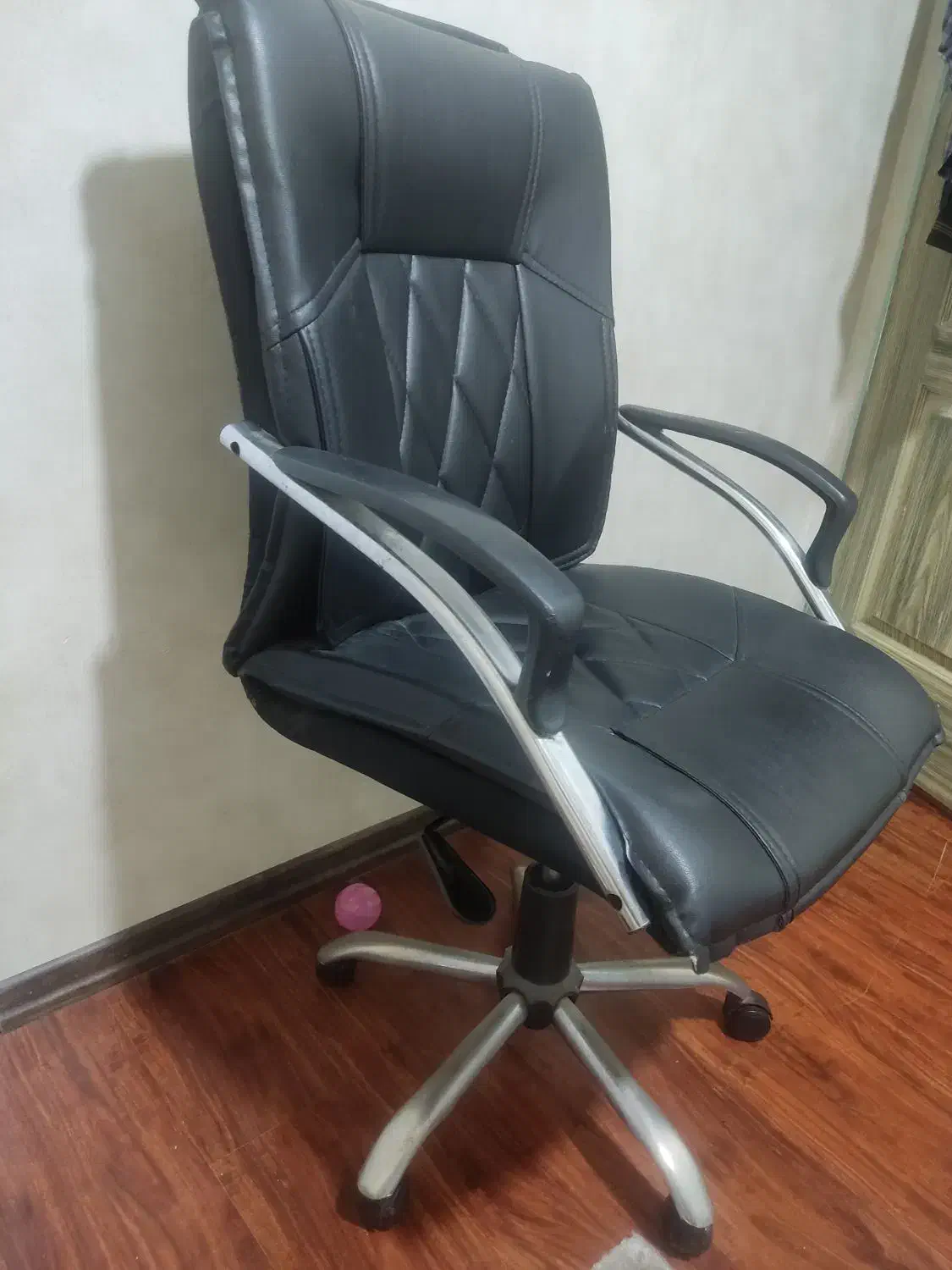 صندلی گردان مدیریت|صندلی و نیمکت|اهواز, زیتون کارمندی|دیوار