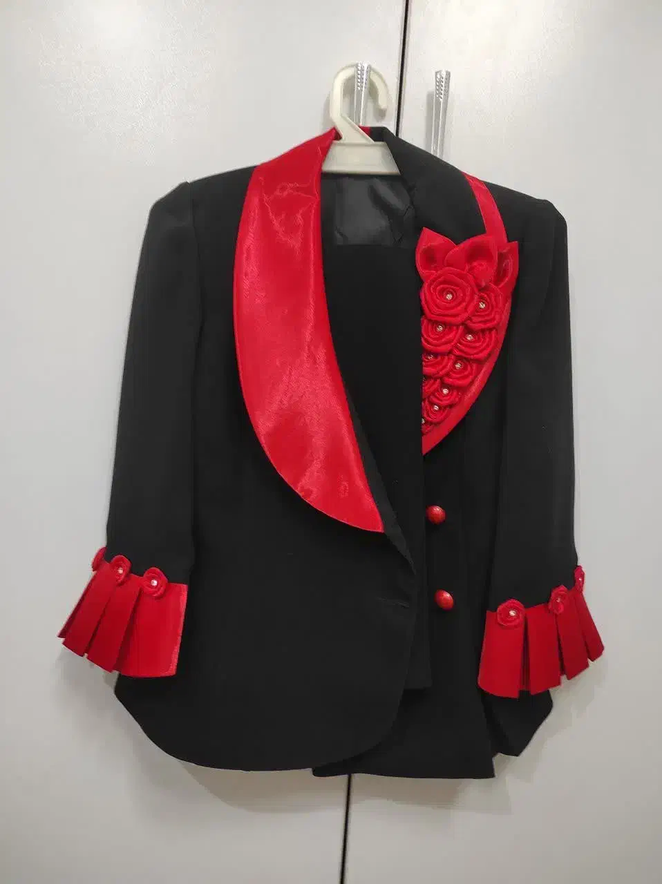 کت و دامن مجلسی|لباس|آران و بیدگل, |دیوار