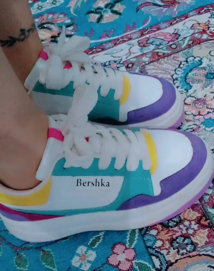 بوت بلند و کفش|کیف، کفش، کمربند|قشم, |دیوار