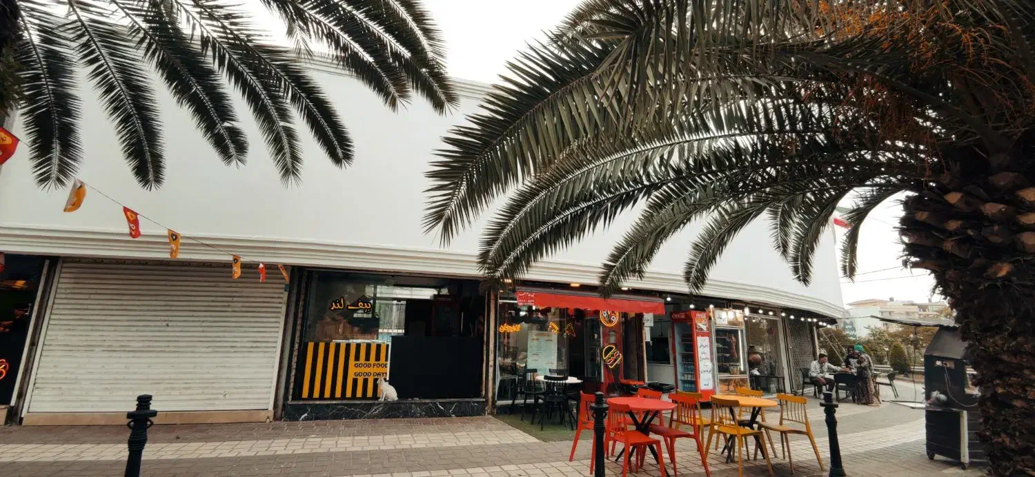 نیروی کار فست فود خانم و آقا|استخدام خدمات فروشگاه و رستوران|لاهیجان, شیخ زاهد|دیوار