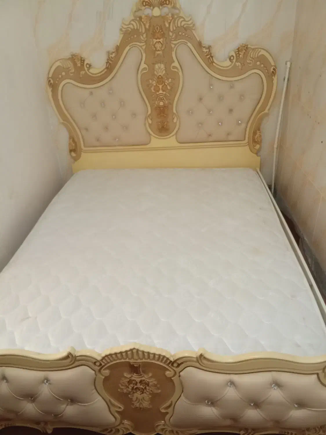 تخت خواب دو نفره|تخت و سرویس خواب|میاندوآب, |دیوار