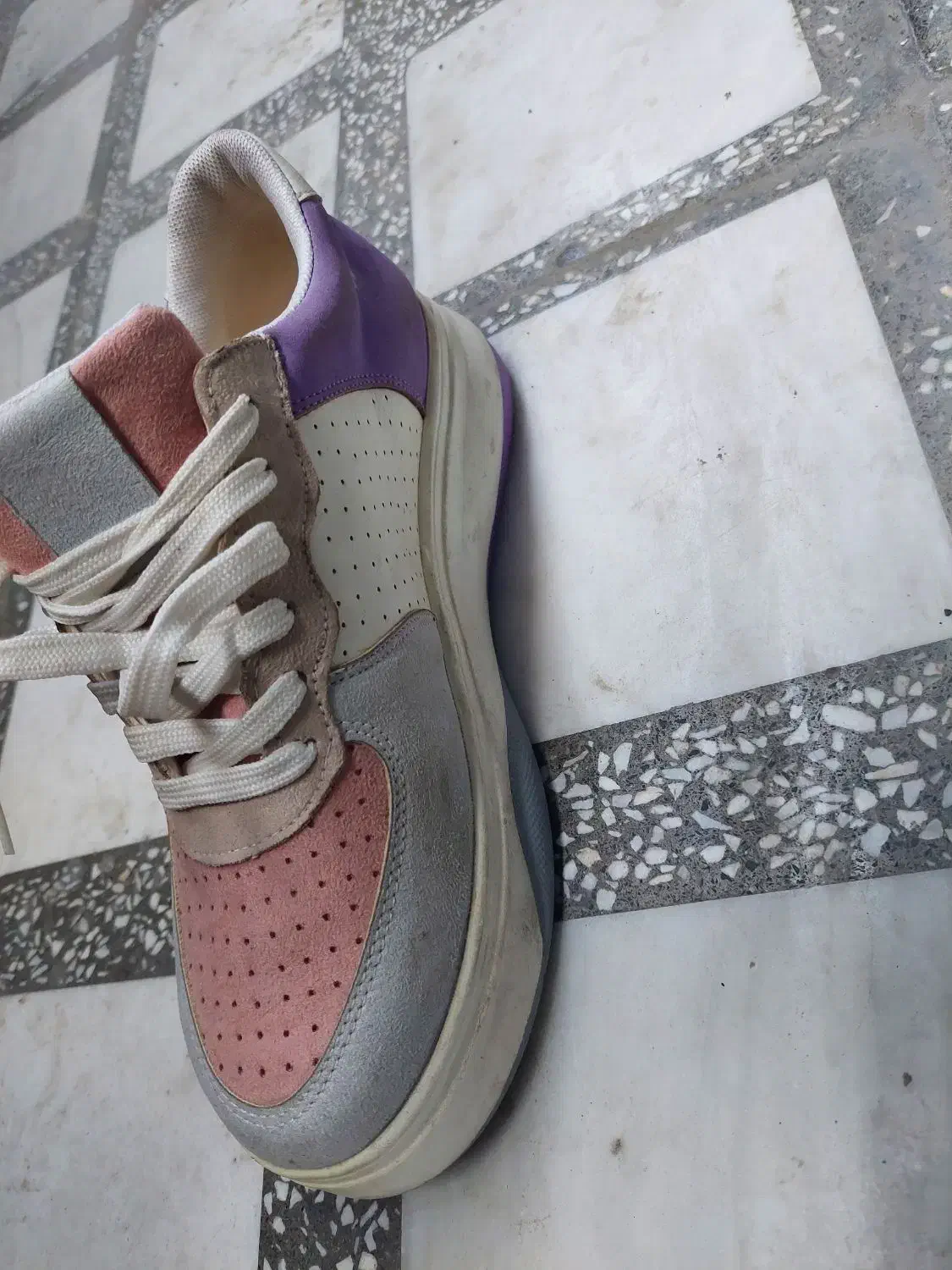 کتونی فوق العاده تمیز و سالم|کیف، کفش، کمربند|قائم‌شهر, |دیوار