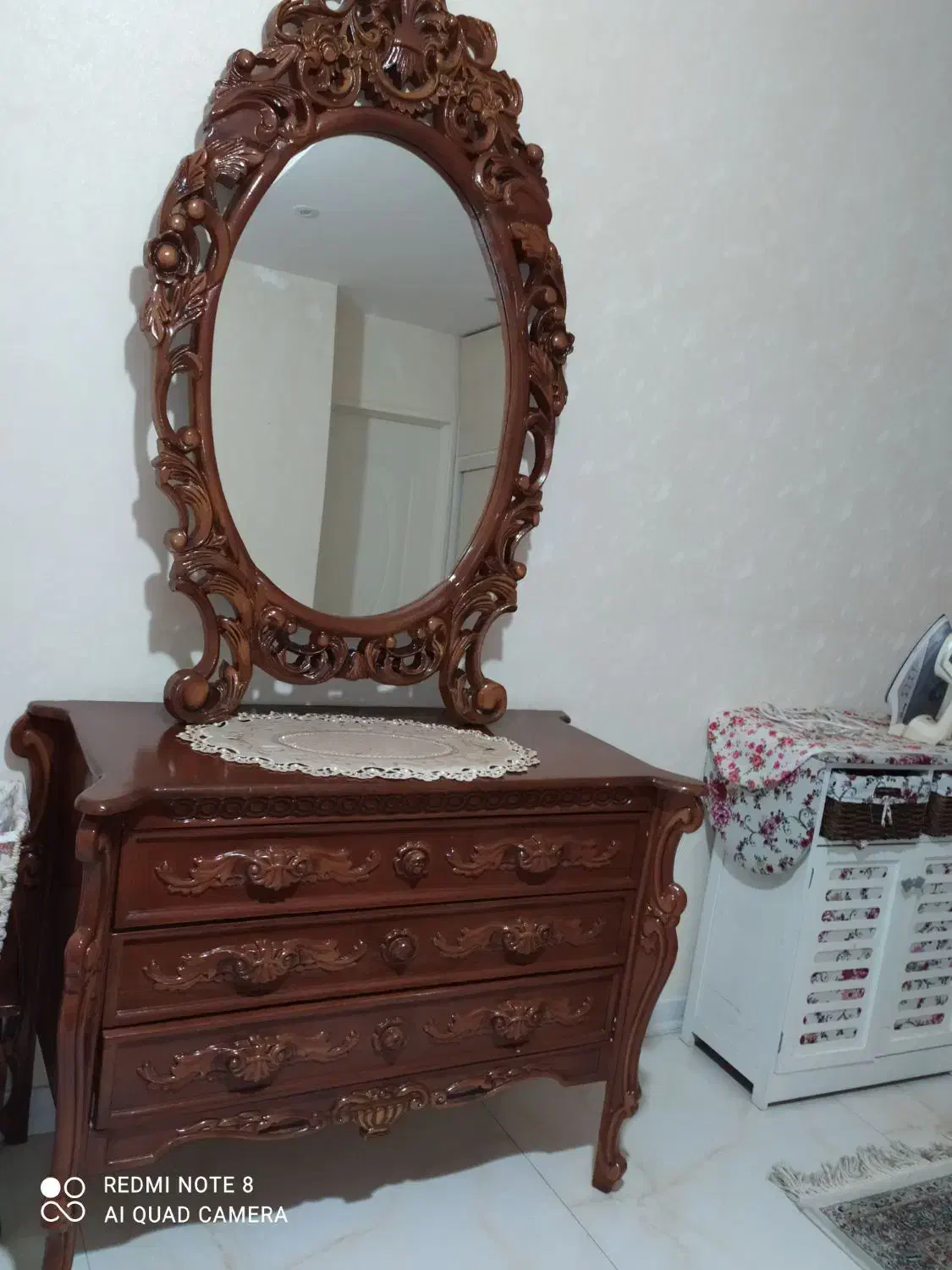 تخت خواب و میز آرایش|تخت و سرویس خواب|ری, شهرری|دیوار