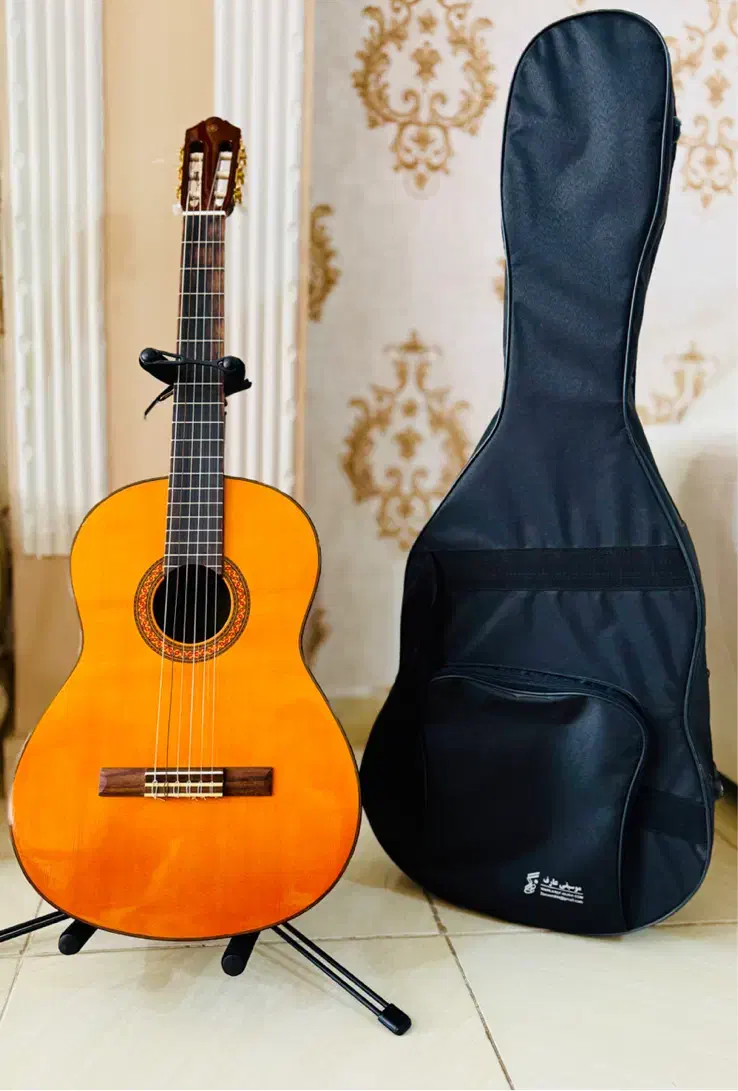 گیتار یاماها c70 اصل به همراه لوازم جانبی|گیتار، بیس، امپلیفایر|قزوین, |دیوار