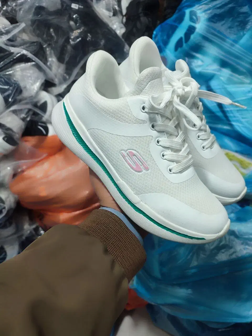 اسکیچرز خارجی|کیف، کفش، کمربند|شیراز, عفیف‌آباد|دیوار