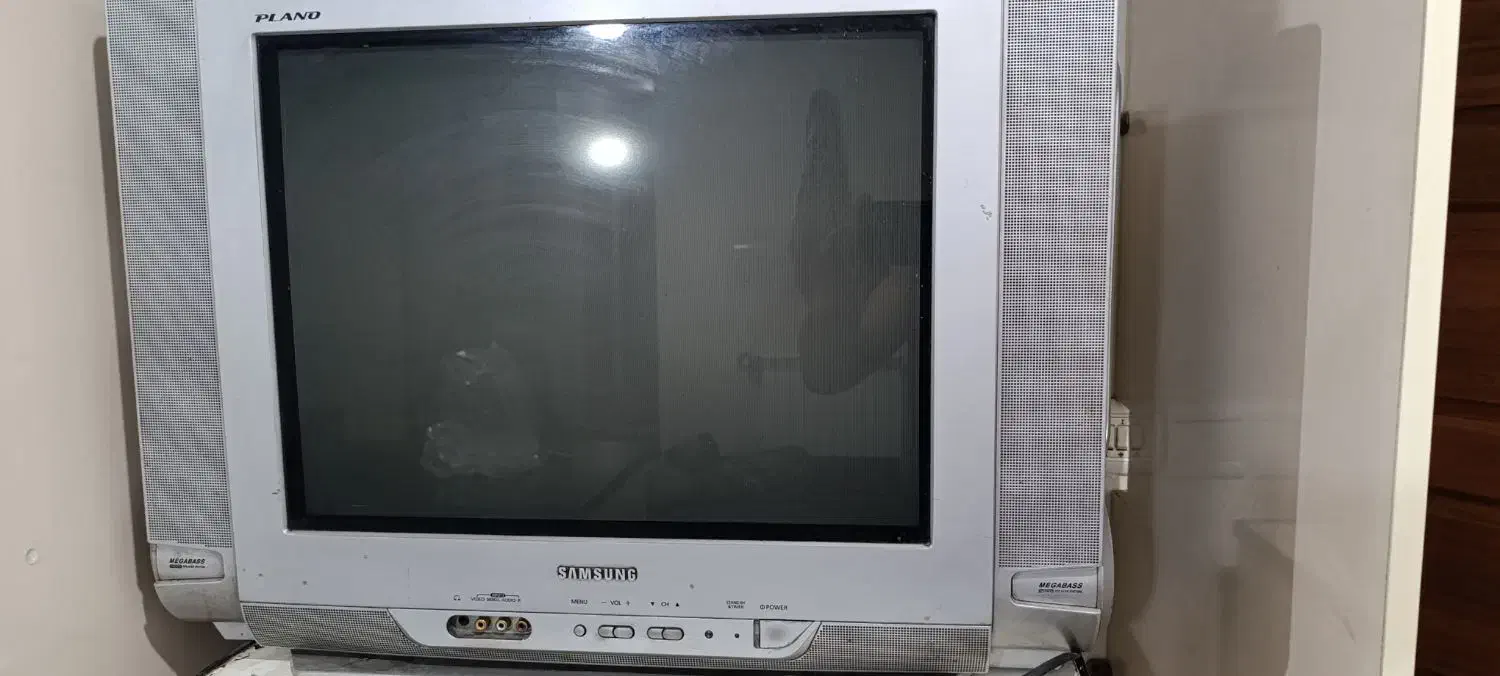 تلوزیون کاملا سالم|تلویزیون و پروژکتور|تهران, انبار نفت|دیوار