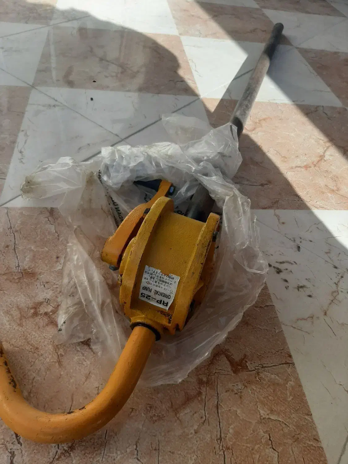 تلمبه روغن|ابزارآلات|نجف‌آباد, جلال آباد|دیوار