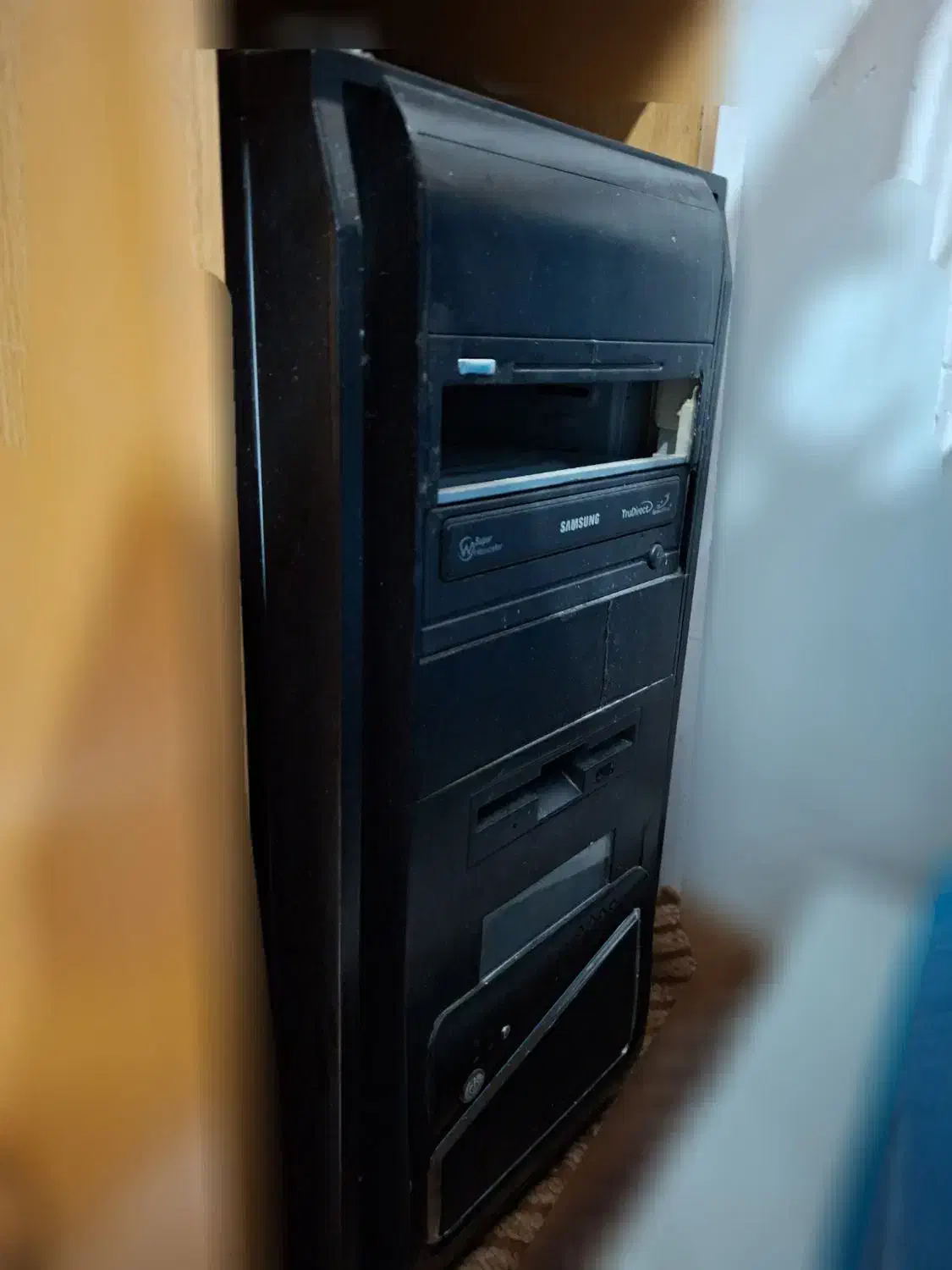 کامپیوتر|رایانه رومیزی|اراک, |دیوار