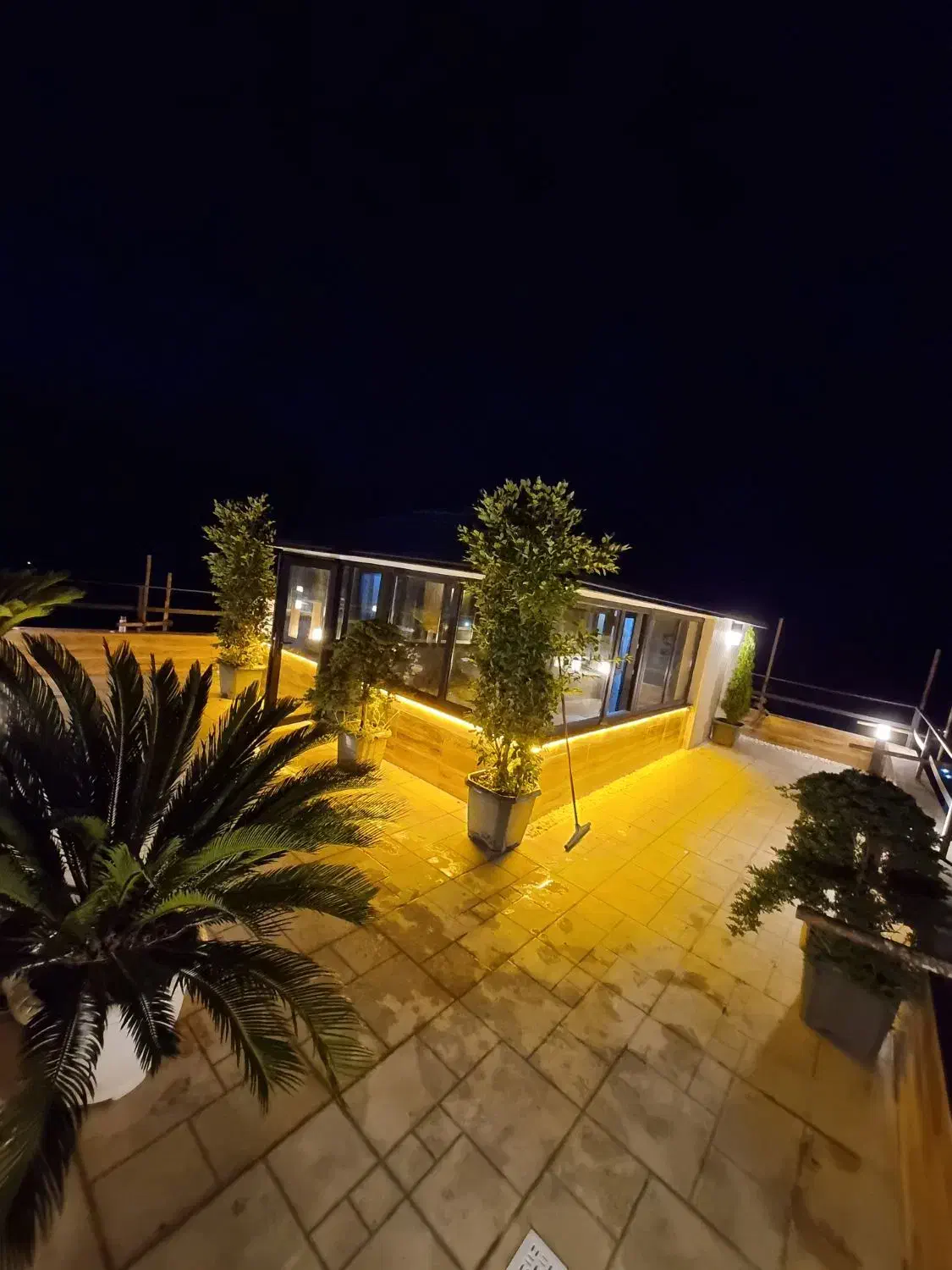 ویلااستخردار ساحلی|اجارهٔ کوتاه‌مدت ویلا و باغ|بندر انزلی, چهارفریضه|دیوار