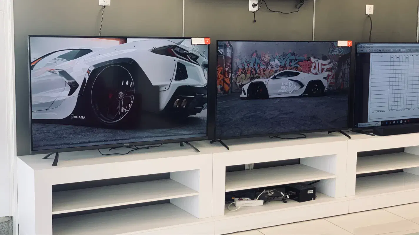 تلویزیون|تلویزیون و پروژکتور|تربت‌حیدریه, کاشانی|دیوار