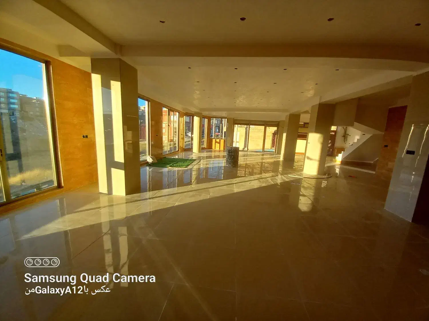 اجاره مغازه ۲۰۰ متری خیابان ۲۰متری دیواندره|اجارهٔ مغازه و غرفه|دیواندره, |دیوار