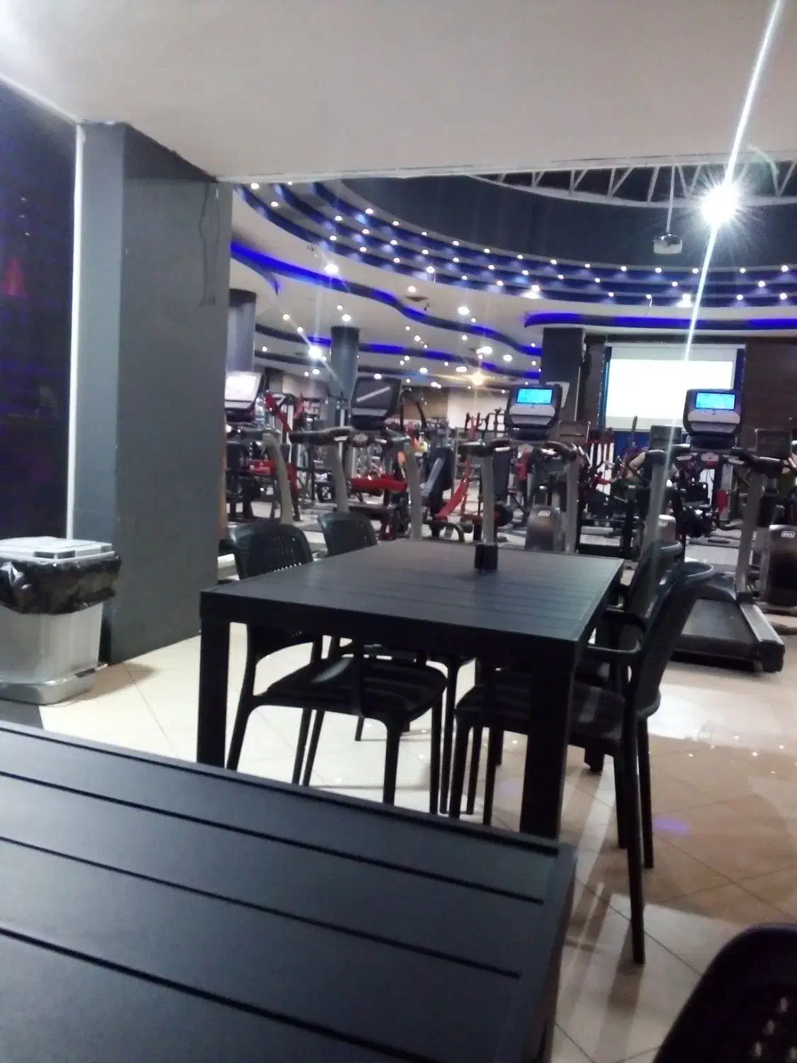 استخدام صندوقدار/سالندار/نیروی ساده|استخدام خدمات فروشگاه و رستوران|مشهد, سجاد شهر|دیوار