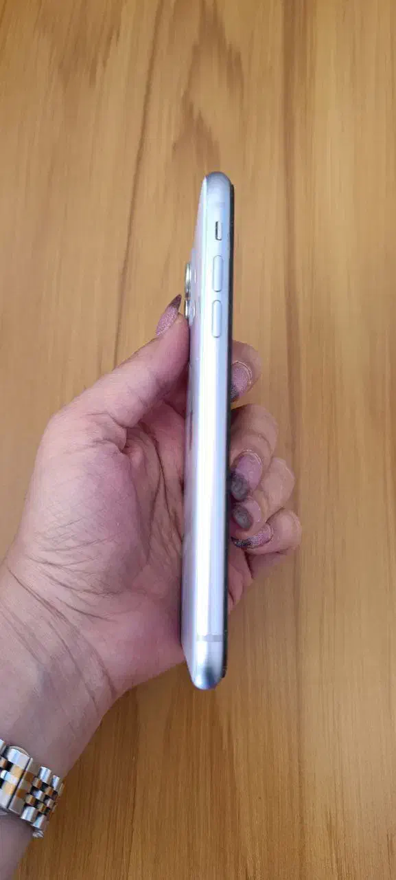 ایفون ۱۱نرمال|موبایل|مشهد, آزادشهر|دیوار