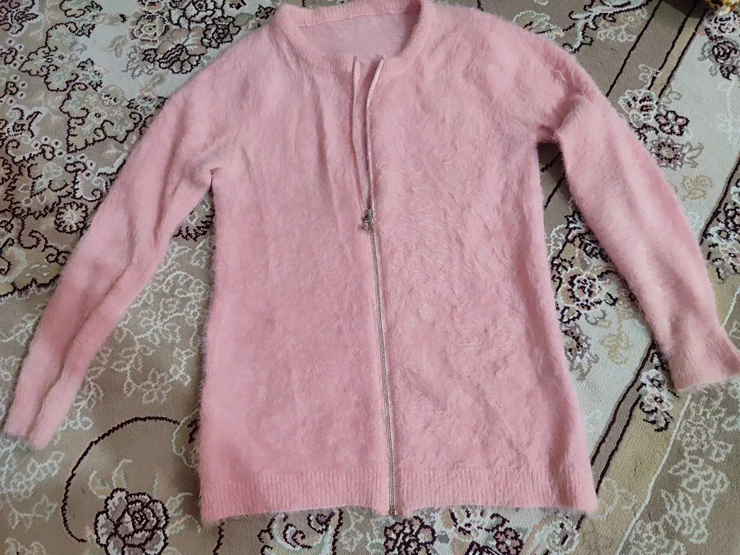 سویشرت|لباس|ری, دیلمان|دیوار