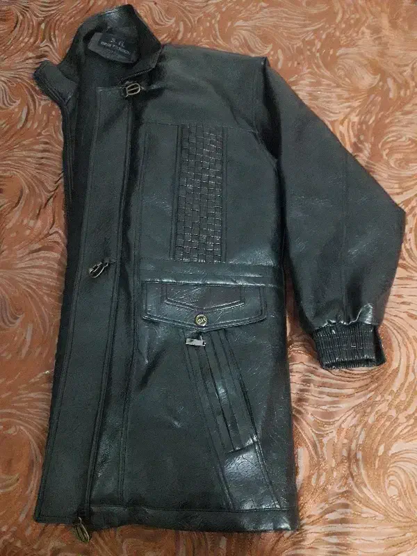 کاپیشن چرم طرح اورکت|لباس|فردیس, منظریه|دیوار