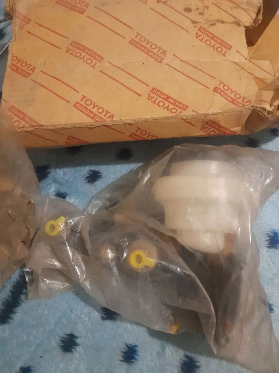 لوازم تویوتا ۲ اف ۳ اف هایلوکس استوات کاریناکورونا|قطعات یدکی و لوازم جانبی|تهران, صادقیه|دیوار